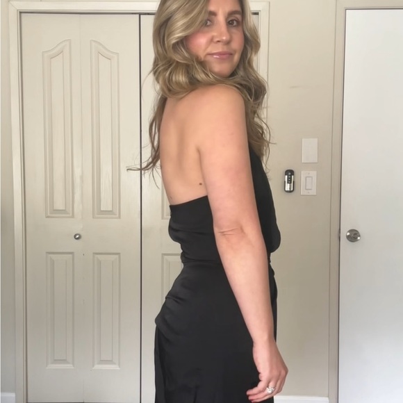 NWT Vici Halter Neck Satin Maxi Dress - Picture 4 of 4